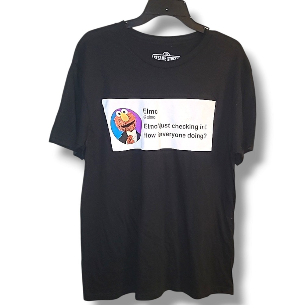 Sesame Street Mens Elmo's Just Checking In! How Is Everyone Doing? Shirt New L